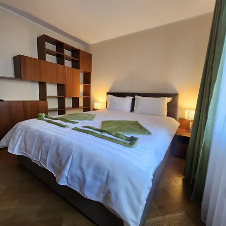 Cristina Luxury * 콘스탄차